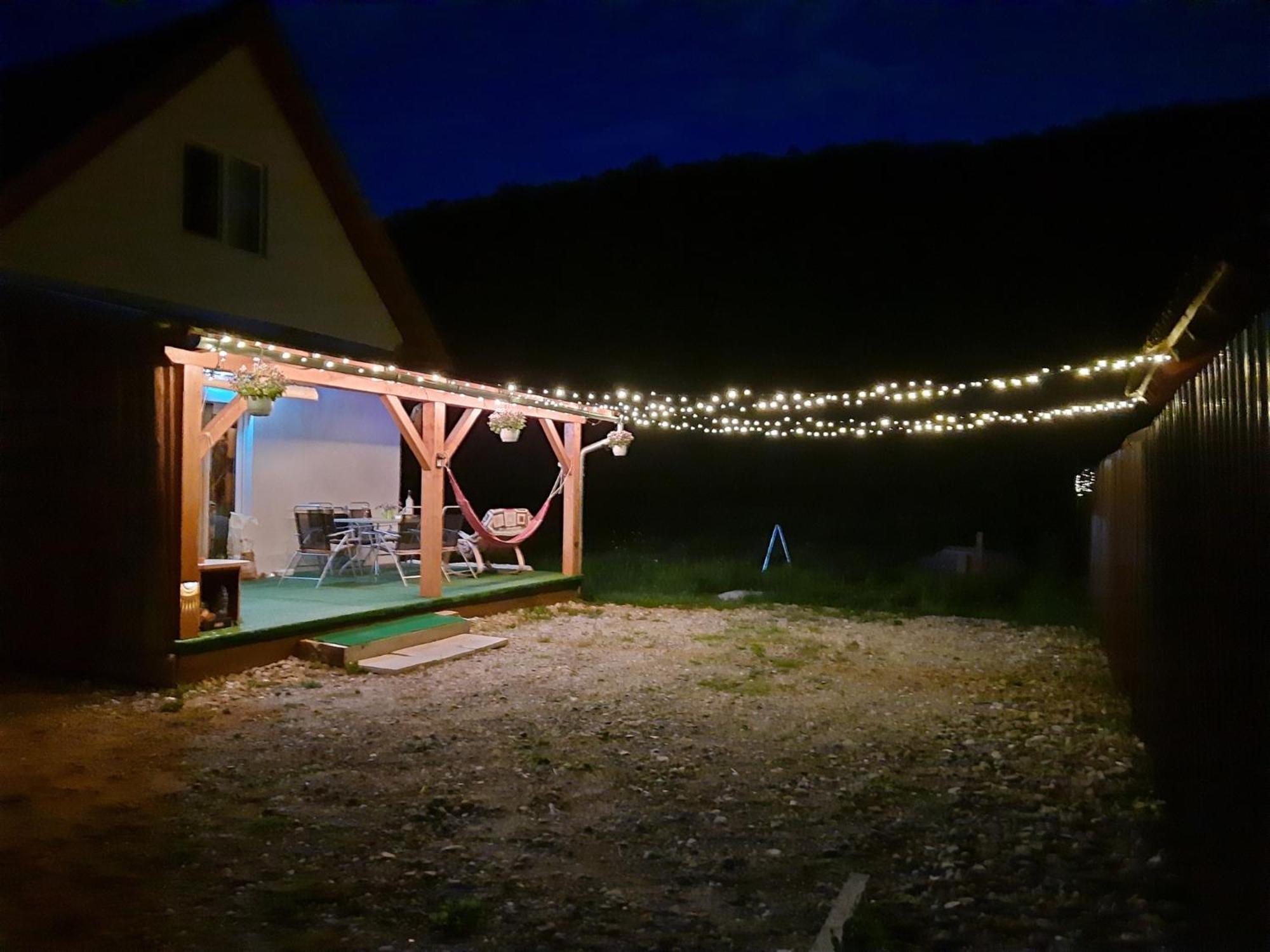 Mountain Cozy Home Sub Cetate Esterno foto