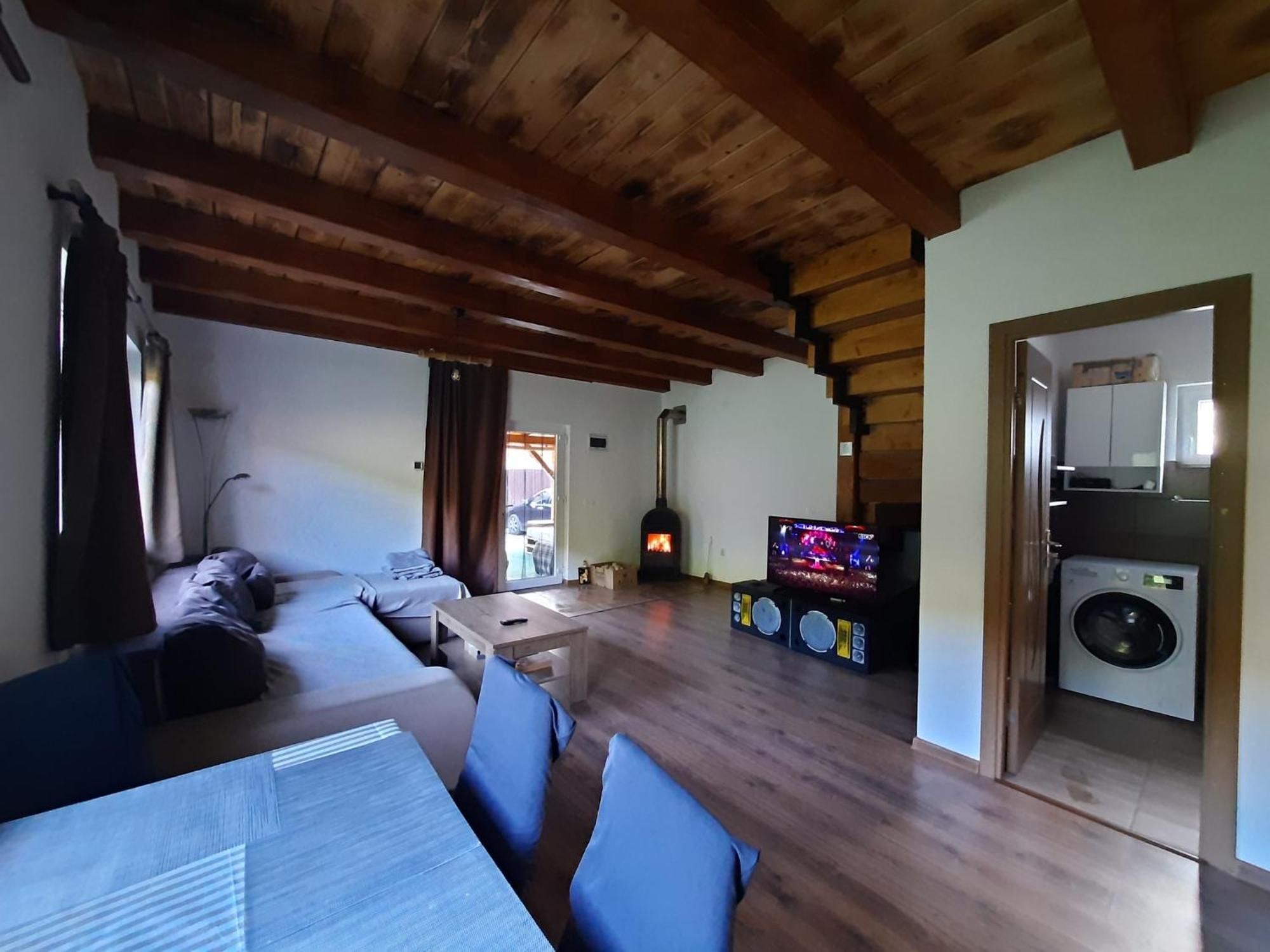 Mountain Cozy Home Sub Cetate Esterno foto
